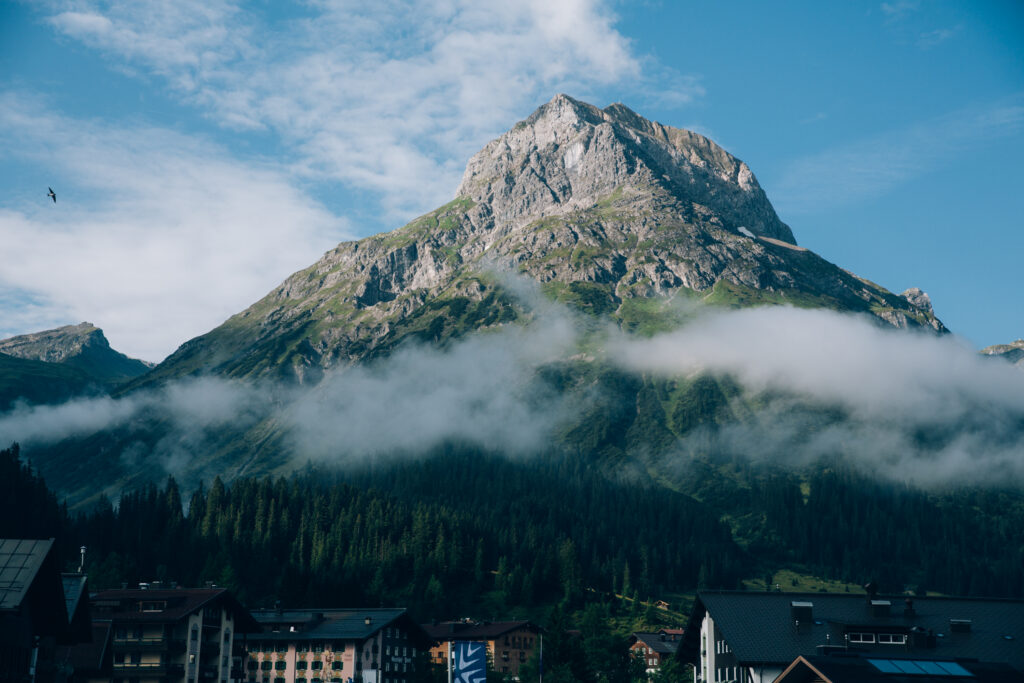 Berglandschaft in Lech im Sommer